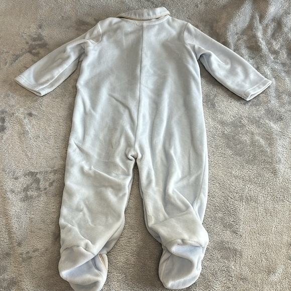 First Impressions - Velour footed sleeper. Size 6-9 months - Picture 5 of 5